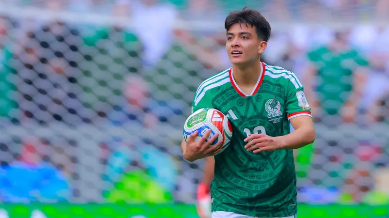 Historic Debut: Gilberto Mora Set to Break Records in World Cup Knockout Stage